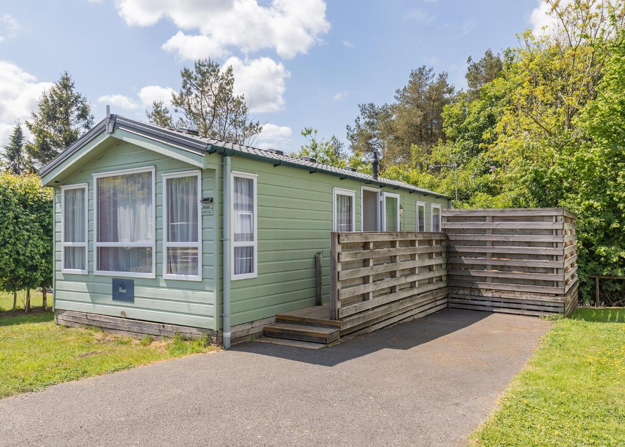 Longnor Wood Holiday Park Exteriör bild